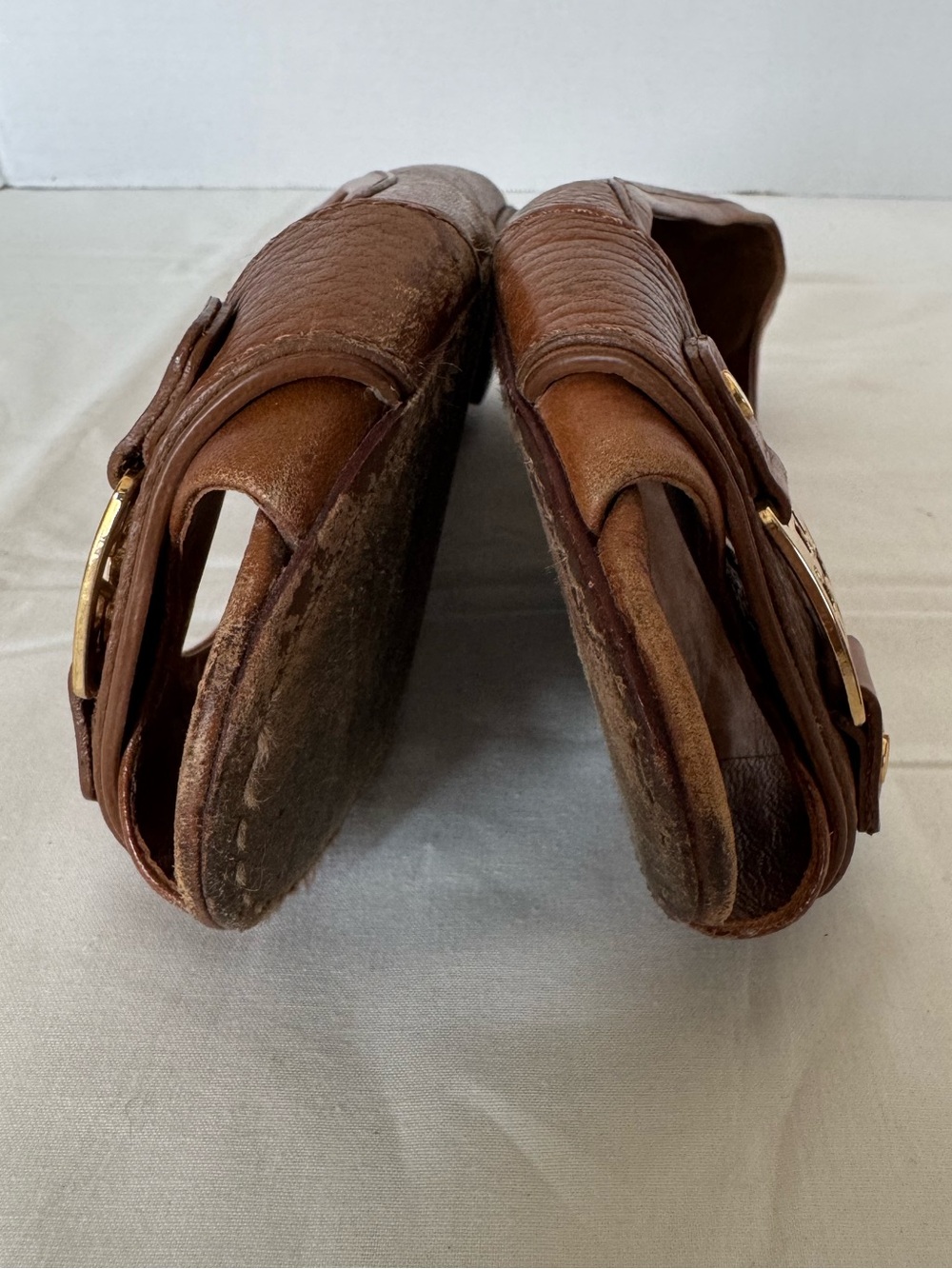 Tory Burch Cognac Leather Peep-Toe Flats with Gold Logo Size 8.5M - Picture 10 of 12
